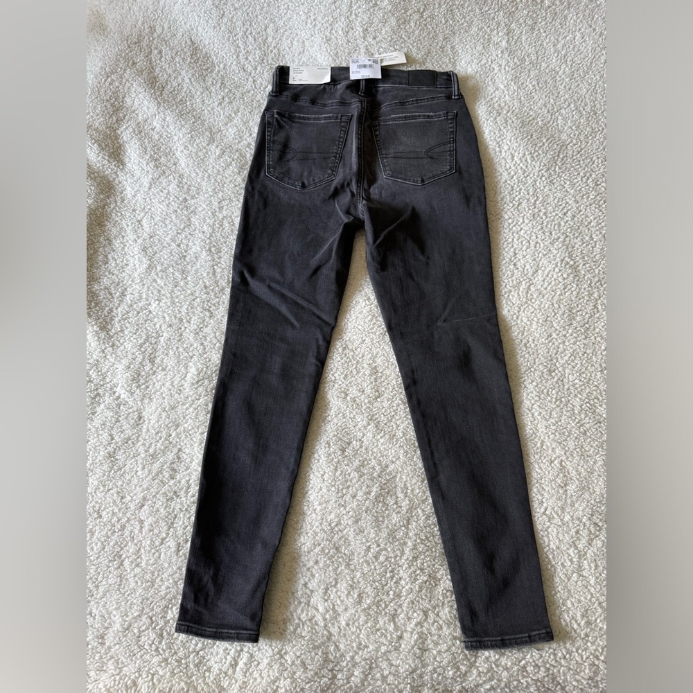 American Eagle Black Wash Super High-Rise Jeggings Women's Size 2 Short (26W)